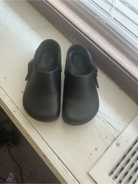 Birkenstock Kids Black Closed-Toe Clogs